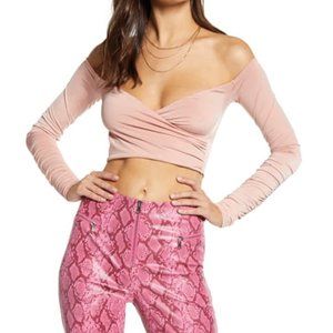NWOT Tiger Mist Amsterdam Off The Shoulder Long Sleeve Crop Top In Blush